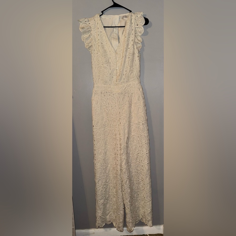 Cream lace romper size medium